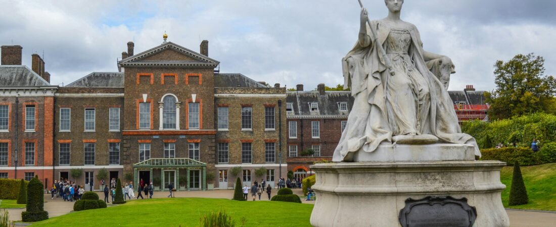 Why London’s National Theatre’s Stone Facade Triumphs in Brutalism and Beyond